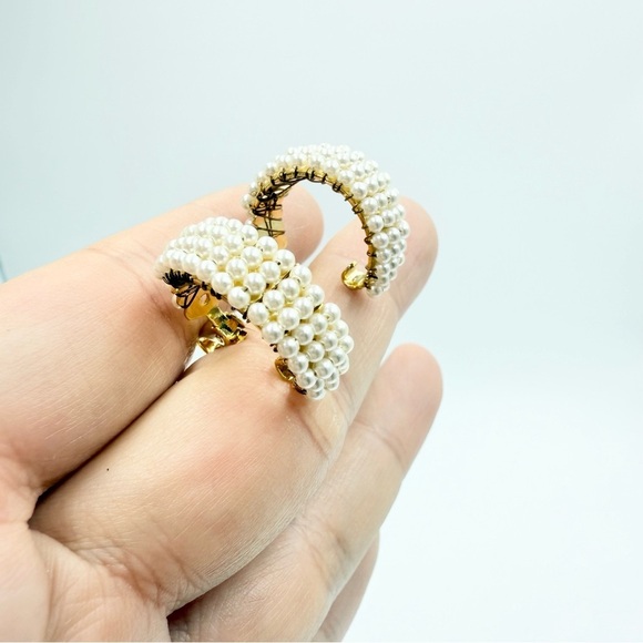 Vintage Faux Pearl Cluster Clip on Earrings Half Moon Hoops in Gold Tone - Picture 4 of 7